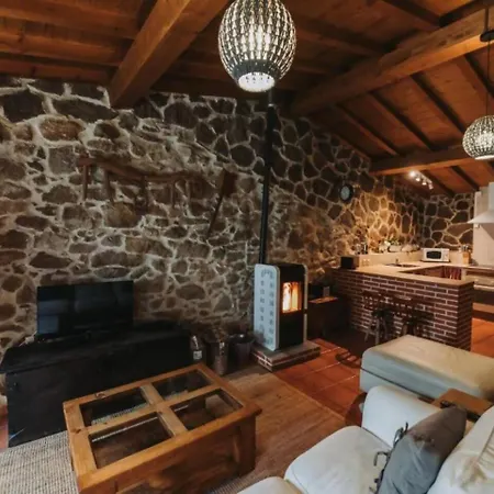 El Pajar De Tio Mariano Holiday home Tremedal